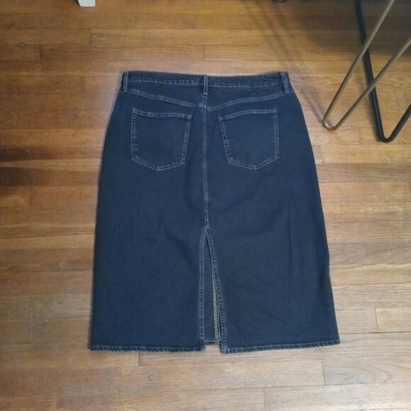 UNIVERSAL THREAD plus high-rise back slit denim midi skirt in black wash (sz17) - Picture 3 of 11